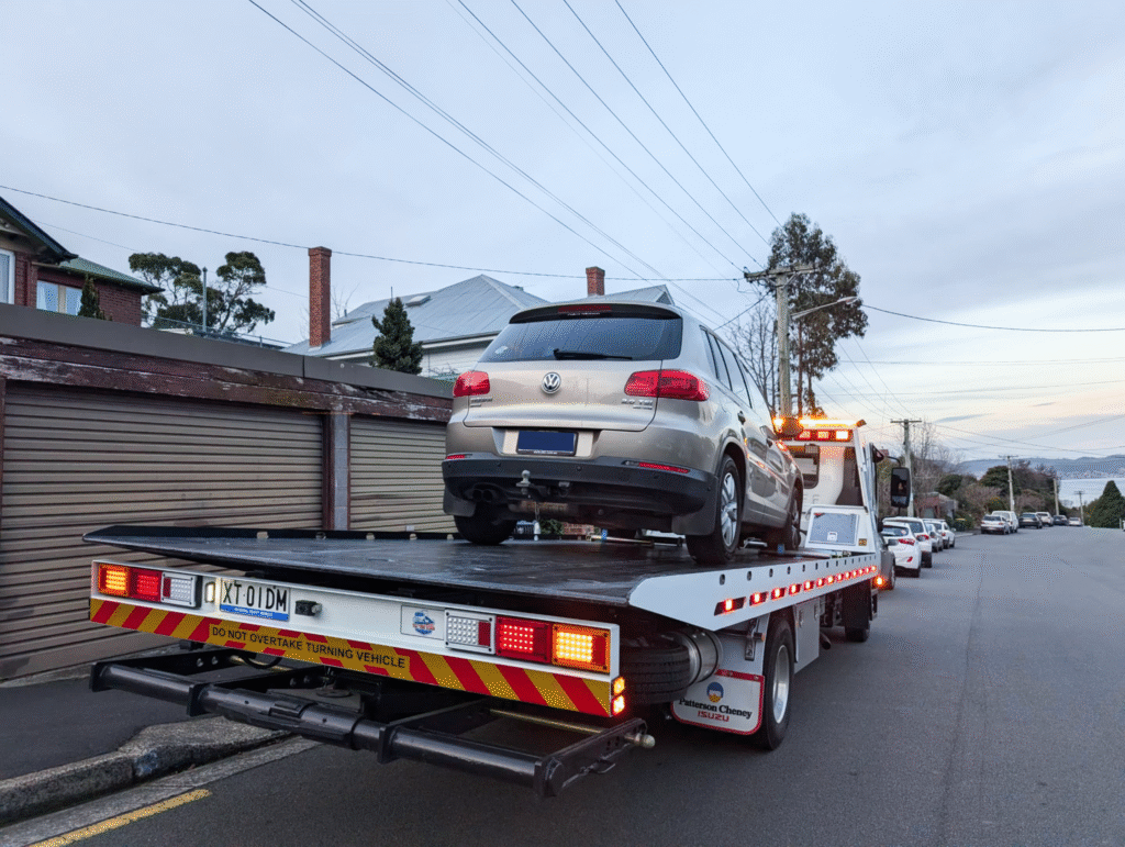 Auto towing service near me Hobart truck arriving at a breakdown