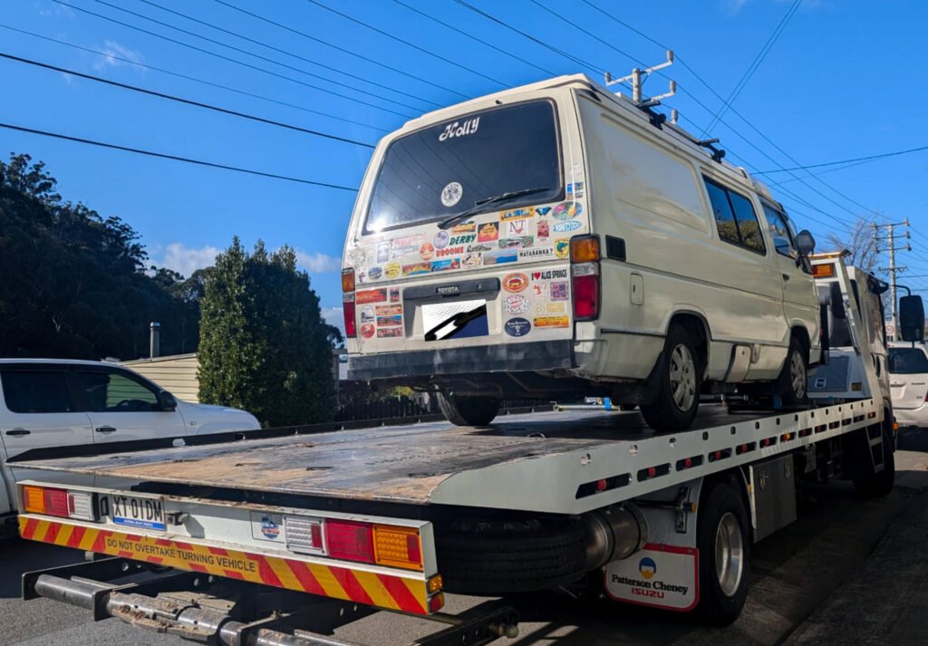 Big Boy Towing operating to tow a van