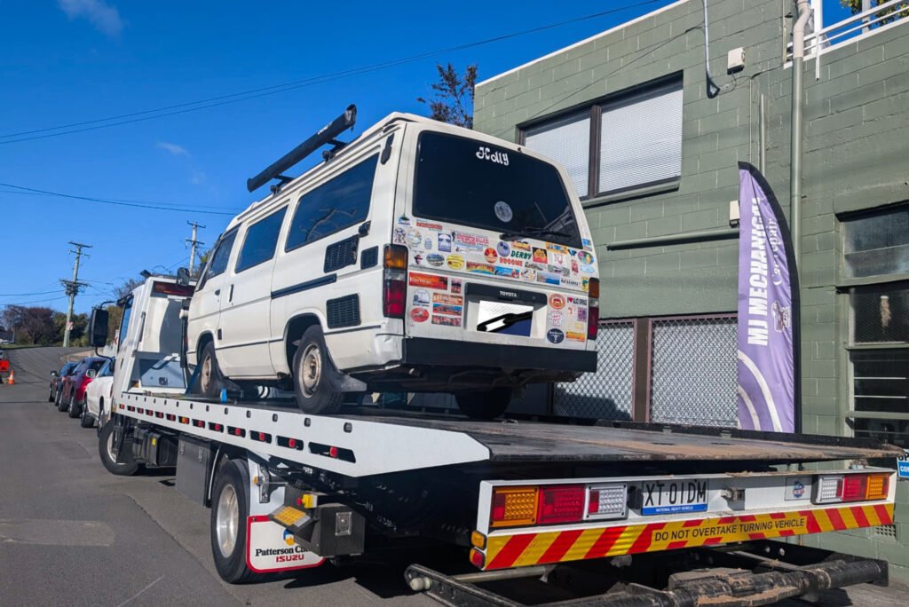 Van towing operation by Big Boy Towing